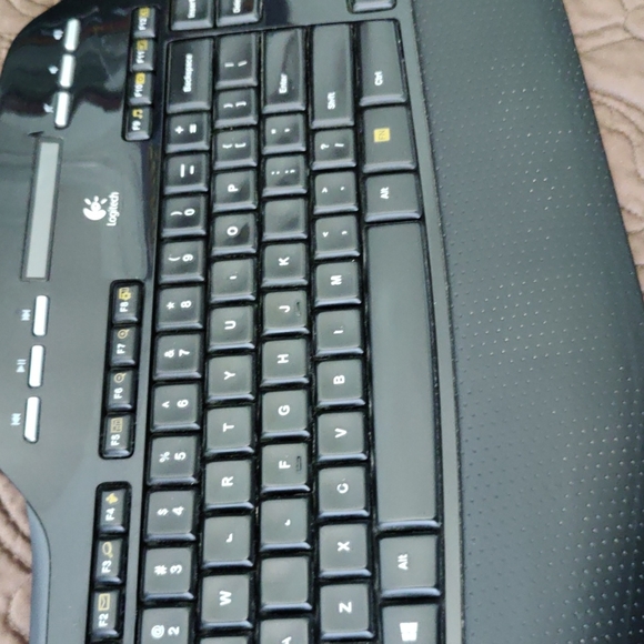 Logitech Keyboard - Picture 6 of 7